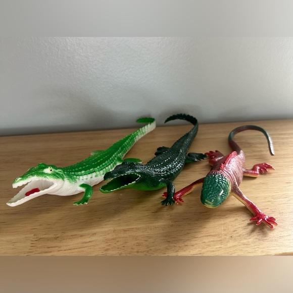 Lot Of 3 Soft Plastic Handheld Toy‎ Reptiles Alligators Crocodiles Reptile - Picture 1 of 10